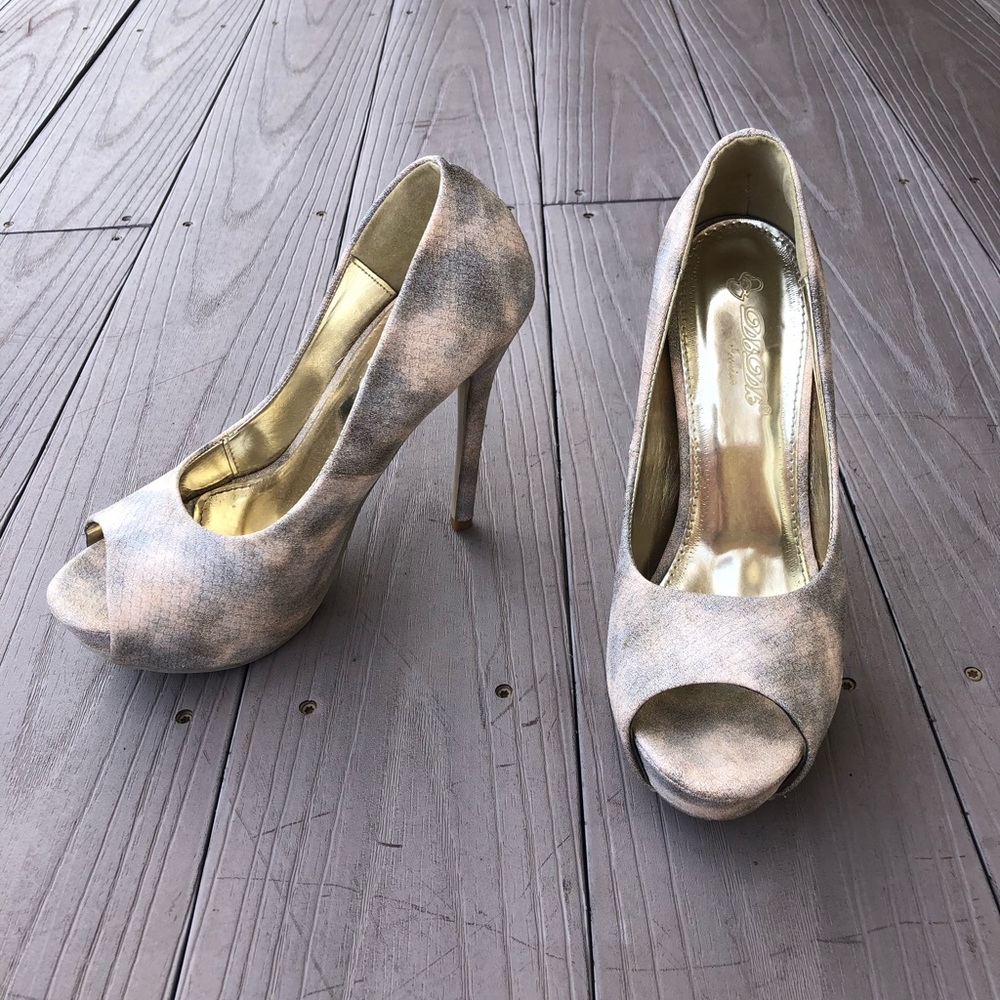 Snakeskin peep-toe heels